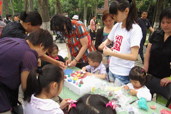 中胜社区 “庆六一”亲子乐同行广场活动2.jpg