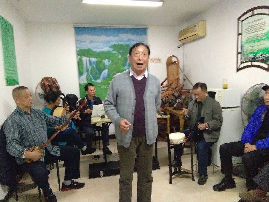 艺苑社区举办“国粹进社区 学员展风采”活动.jpg