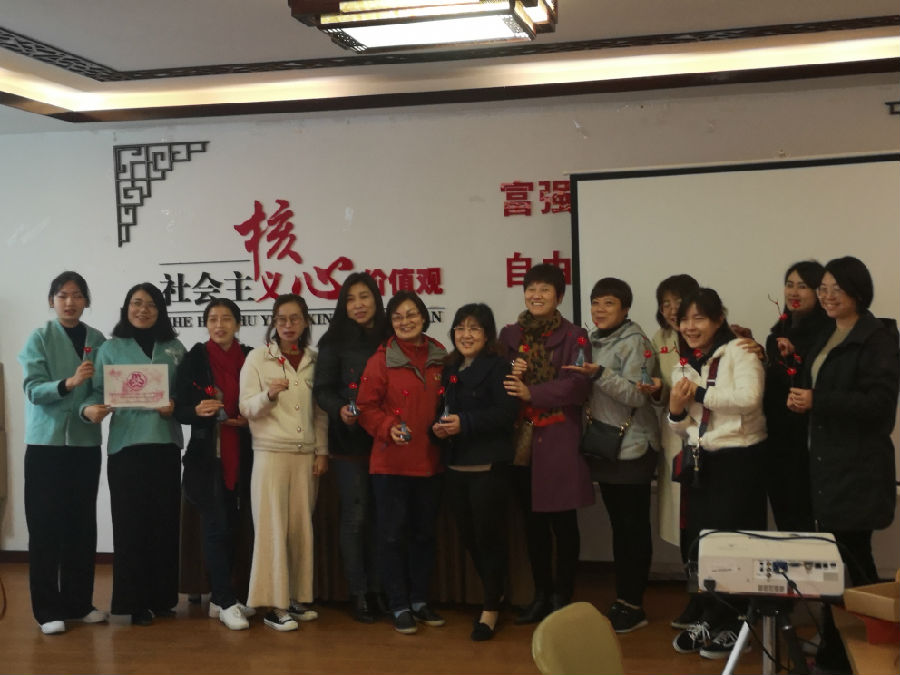 学员及作品合照.jpg