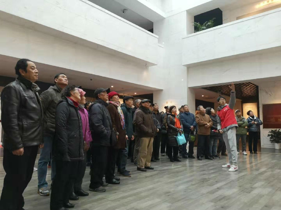 北圩路社区组织党员外出参观学习.jpg